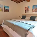 Casa Di Amici At San Sano *